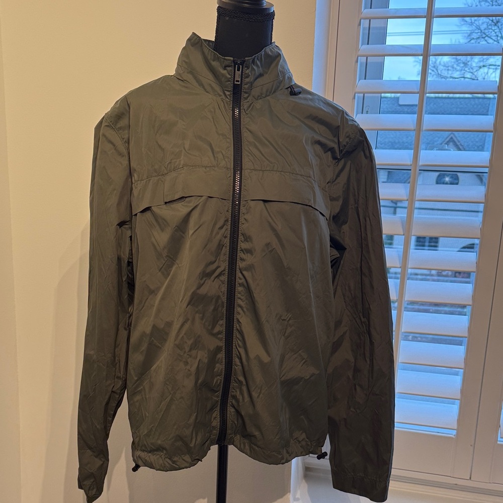 UGG Men’s rain coat size -L